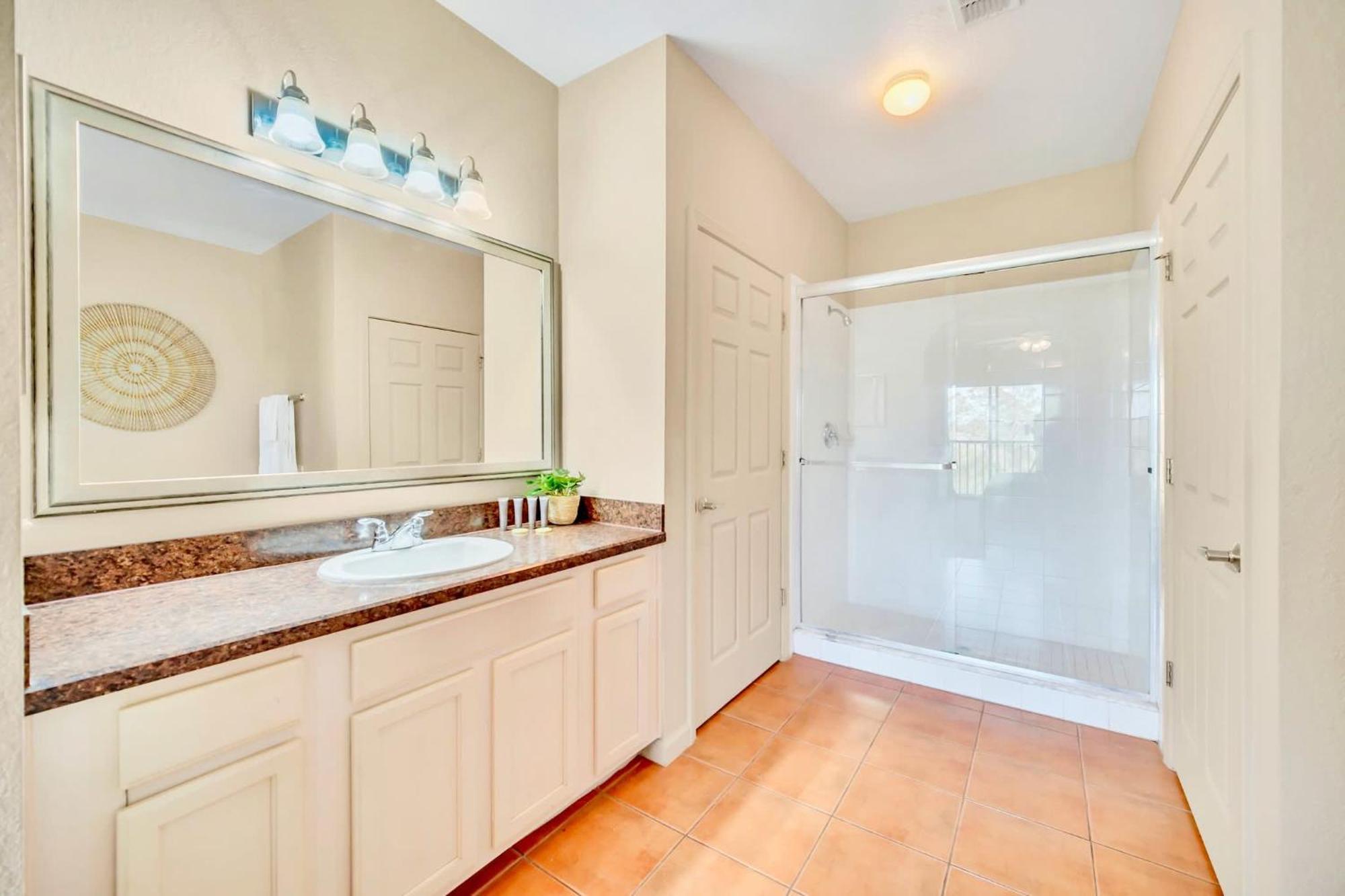 Stunning 2Br Condo With Hot Tub And Pool, Near Disney! Orlando Exteriör bild